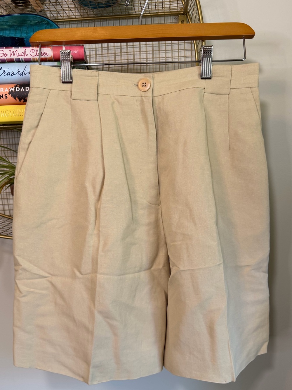 90s Style Pleated Ann Taylor Classic Neutral High-Waist Shorts - Cream - Linen